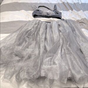 Maneca Activewear Dance Costume Gray Sparkly 2 Piece Adult Medium competition